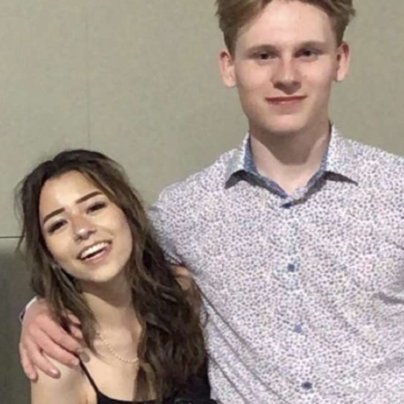 Meet your Posher, leaira - Picture 1 of 3